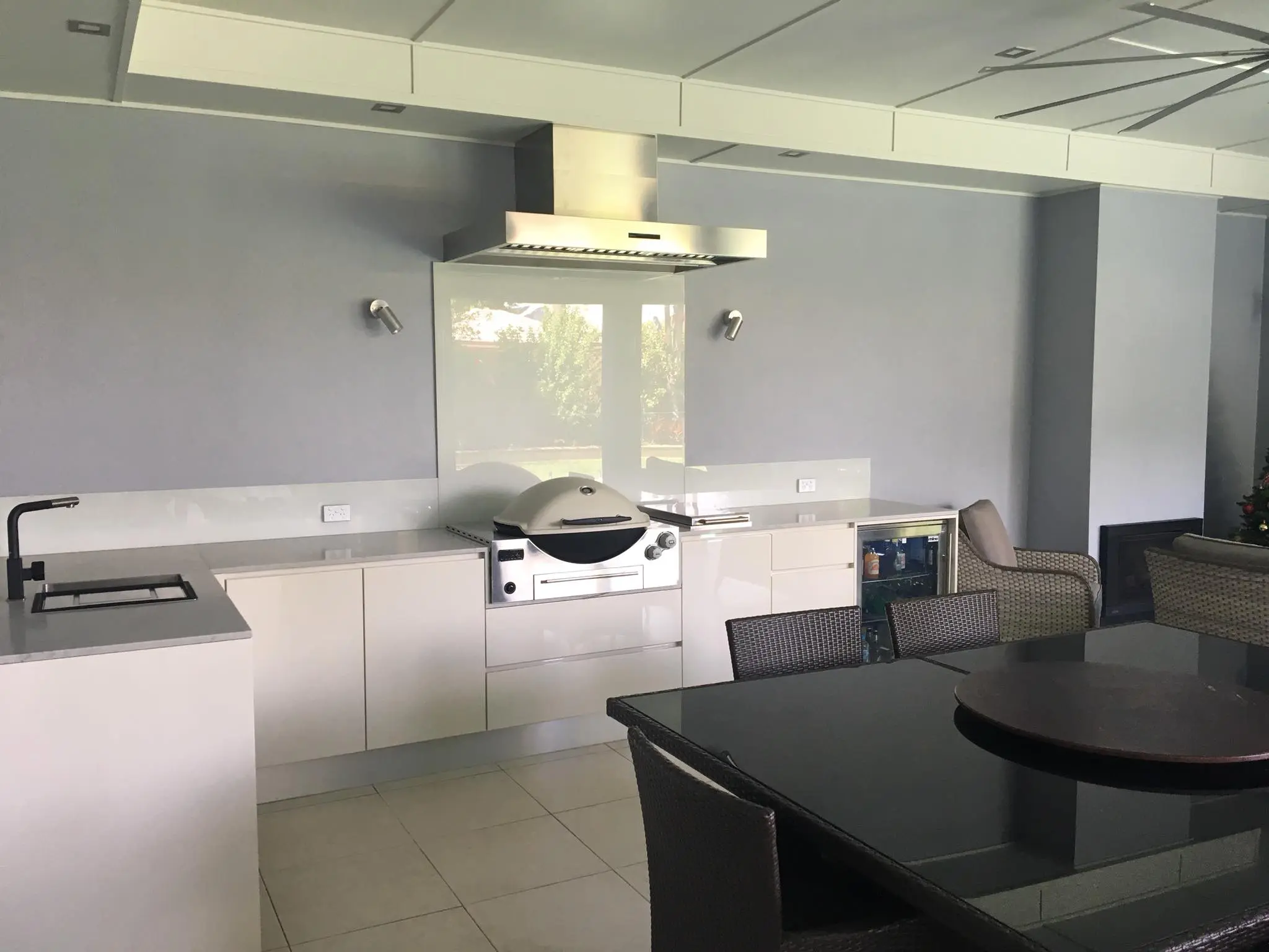 Alfresco Kitchens area portfolio image to demonstrate a Residential service that Ideal Built offers its clients.